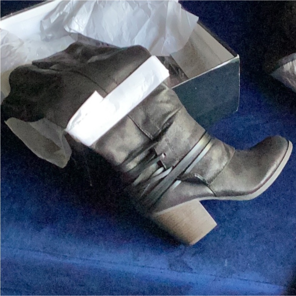 Stylish Black Leather Boots NEW